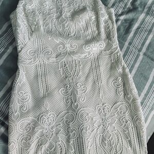Absolutely stunning Lauren Ralph Lauren Lace Cream Dress